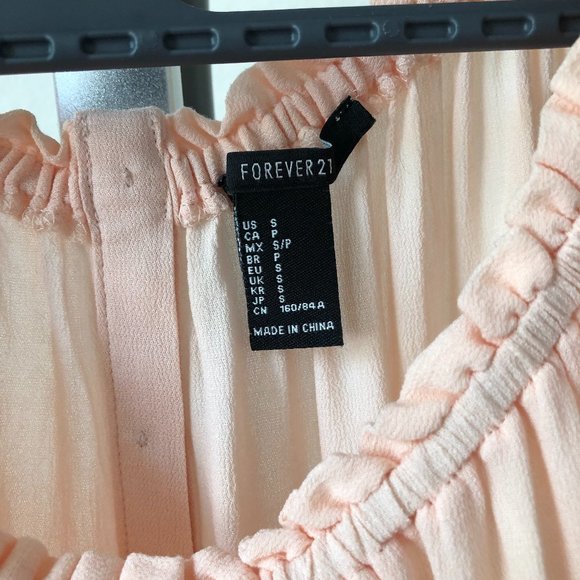 Forever 21 Short Sleeve Top Button Detail on Back - Picture 3 of 3